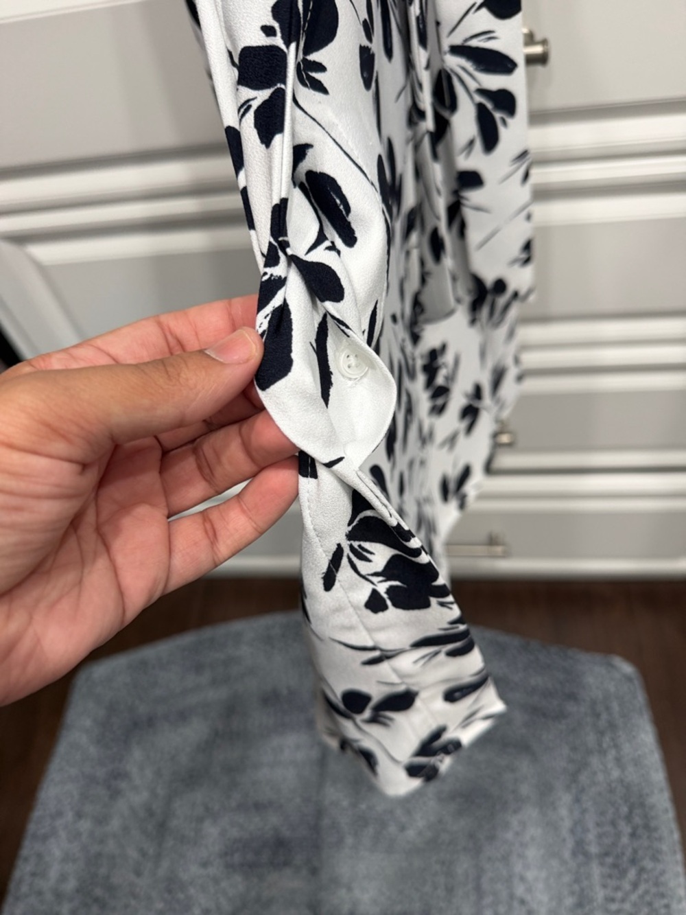 Calvin Klein White Midi Shirt Dress w/DARK NAVY BLUE Floral Print with Pockets - Picture 9 of 16